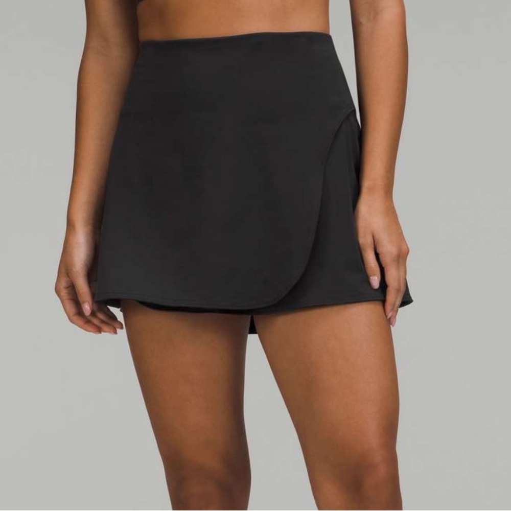 LULULEMON High rise tennis and golf wrap skirt size 8 black NEW WITH TAGS